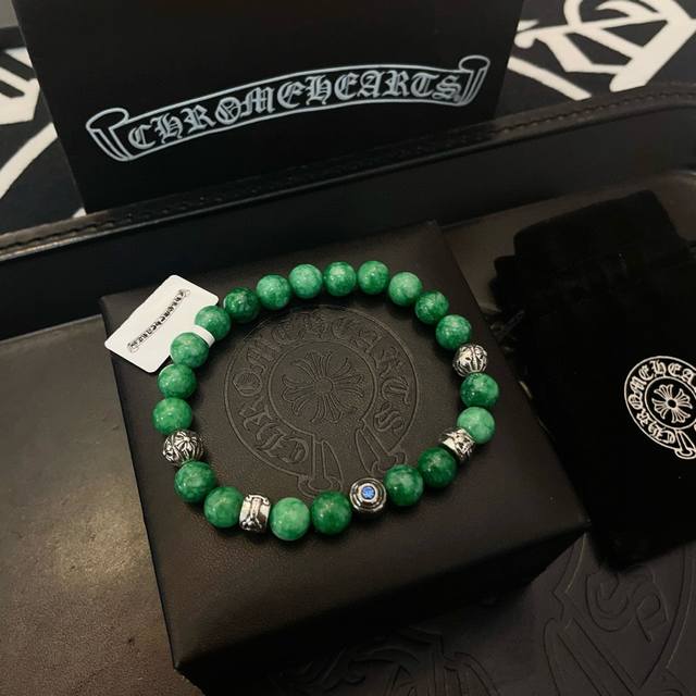 新款 专柜品质 Chrome Hearts克罗心 经典复古多元素手串手链 ，快手 Ins 小红书热门，凹凸造型不同的花纹设计风格呈现出与众不同 十字架童军花是克
