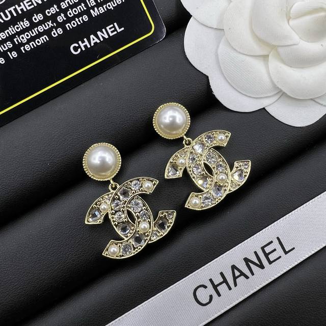 香奈儿耳钉