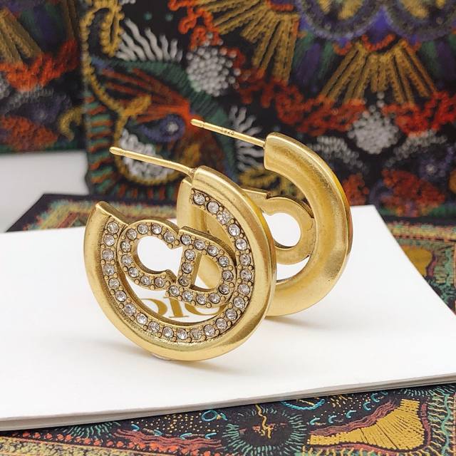 编号Ded0218 Dio*最新款圆形耳勾镶钻 一致Zp黄铜材质