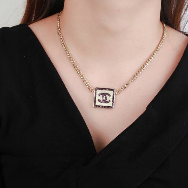 小香 新品双面项链 太好看了！新款颈链 必备装饰美物 名媛气质、高雅配饰、原版一致黄铜