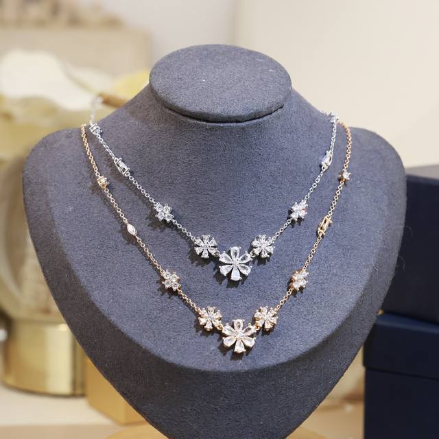 Hw 海瑞温斯顿 高碳钻小花项链！亚金材质 甄选璀璨美钻，耀目华彩，灿若星辰。交错镶嵌的混合切割钻石折射出瑰丽光芒。进口链40+5Cm Hw项链 太阳花项链