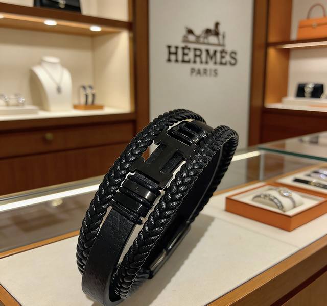 新品发售 爱马仕皮绳手环最新款纯手工皮材质档次更高明星同款Anger Forest系列爱马仕手链经典款系列18K金手链手绳 细节对版做旧处理 非市面沙面版型 这