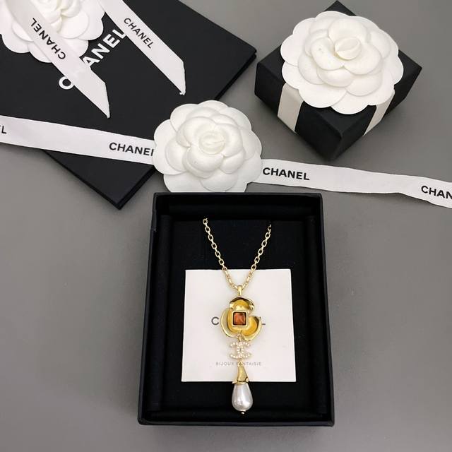 我们出品 香棕石金花水滴珠项链 Z 7600，巨贵！24春夏最新款系列第一时间购入Z批开发！全网首发！首批现Huo！老规矩先到先得！！非常推荐！超级有Vinta