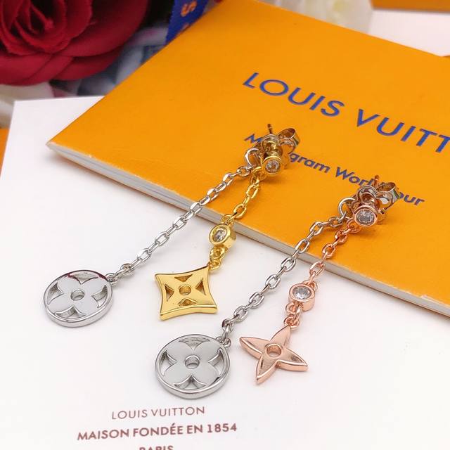 编号Led0041 Lv最新款流苏耳钉金色银色玫瑰金色搭配 一致Z批黄铜材质