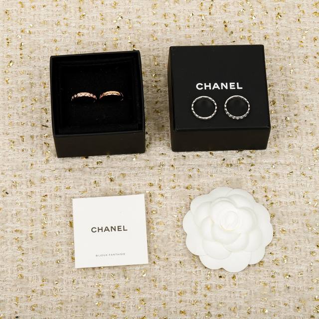 带钻 无钻 我们出品 不带钻Z批 13260，带钻25800！认准唯一一家真正购入珠宝类Z批开发的，电镀0.5咪金，可订制真金版，5-6-7-8码数，大码数加金