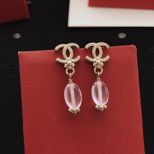 编号Xed0244 Ch*Nel最新款透明粉色流苏耳钉 一致Z批黄铜材质