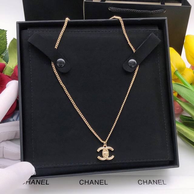 编号Xxl0214 Ch*Nel最新款项链双C光面 一致Z批黄铜材质