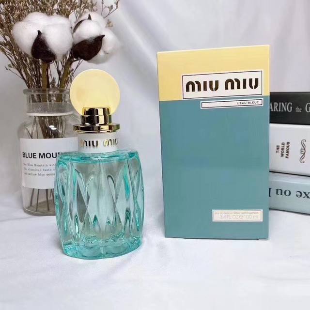 专柜品质专柜二代黄盖缪缪 Ml，Miumiu 缪缪 L’Ean Bleue女士淡香精 Miu Miu 家第二款同名香水'eau Bleue，是一款花香型女用香水