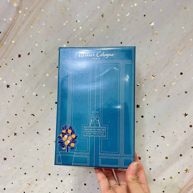 专柜品质欧珑香水小样三件套3*10Ml内含无极乌龙，赤霞橘光，情有独钟；赤霞橘光这款被好多亲喜欢，说是它家醉受喜欢的香水之一也不过分，大瓣的橘子肉味，清新干净，