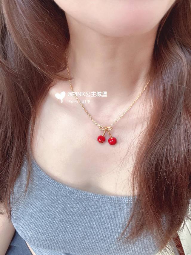 编号 Valenti*O最新款红色蝴蝶结项链 一致Z批黄铜材质