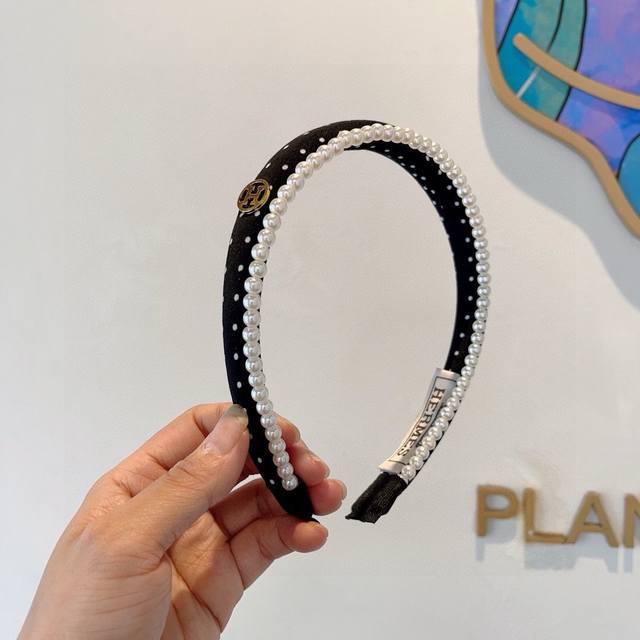 配包装 Hermes 爱马仕 韩国新品小清新珍珠发箍，佩戴舒适无压力，造型搭配必备！时尚外出百搭款发饰！