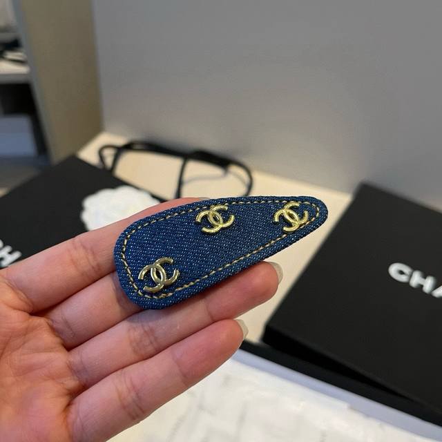 单个 香奈儿新款发夹