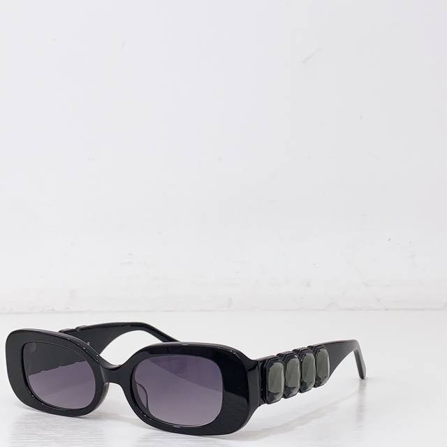 Linda Farro*Model：Lfl 1117Size:52口21-140