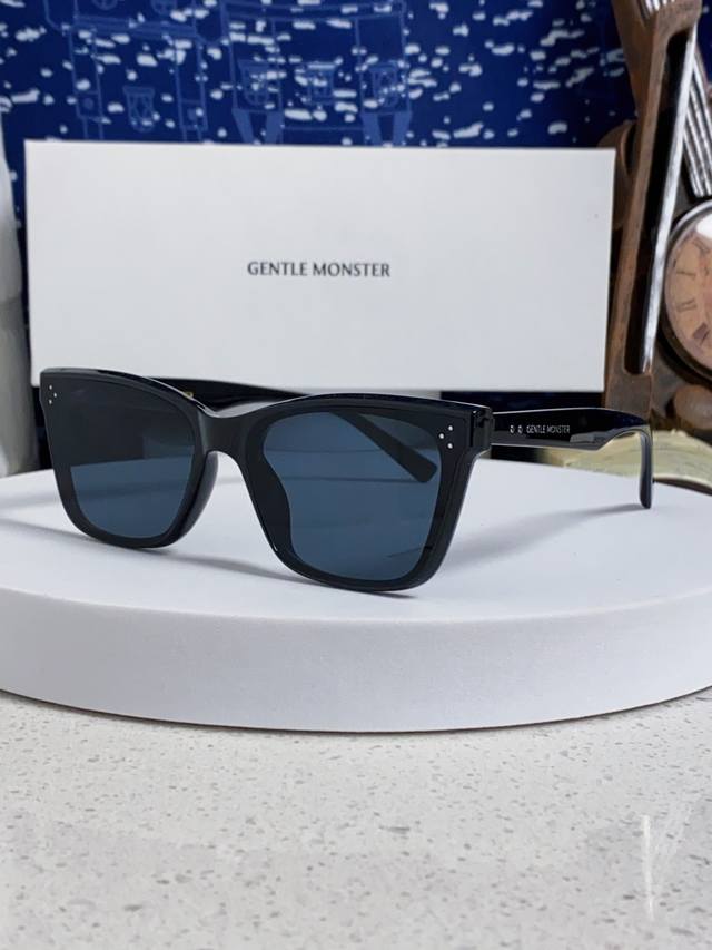 Gentle Moster Gm 2025新款Gm墨镜 可配近视墨镜潮酷金属高质感小 防紫外线女太阳眼镜 型号：Solbei