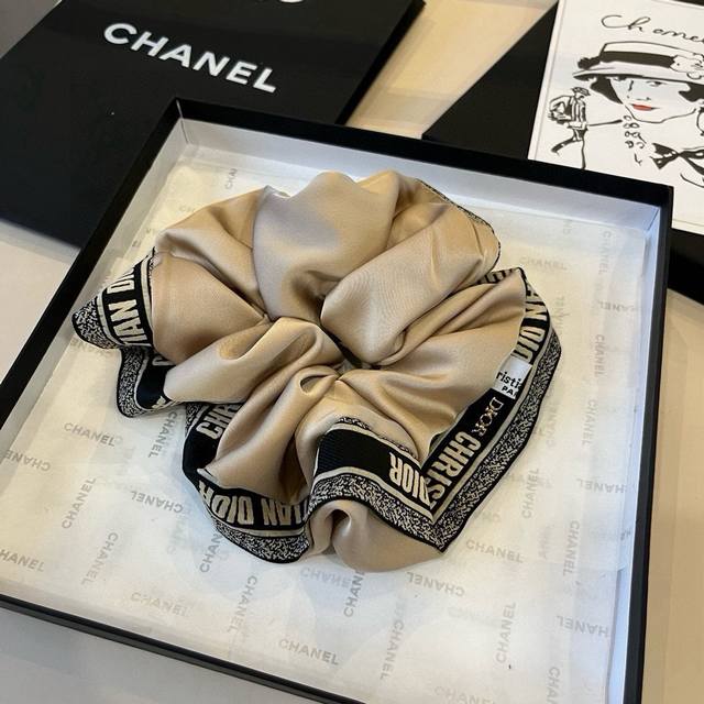 单个 Dior迪奥新款发圈