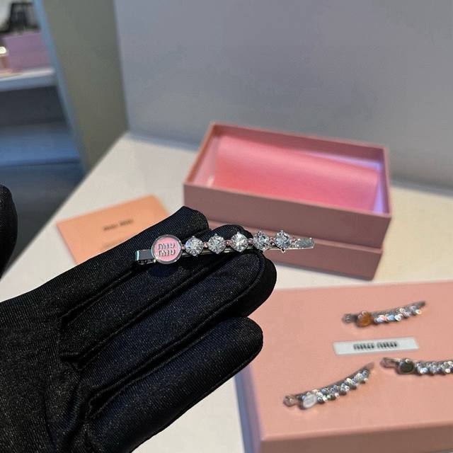 单个 缪缪Miumiu发夹