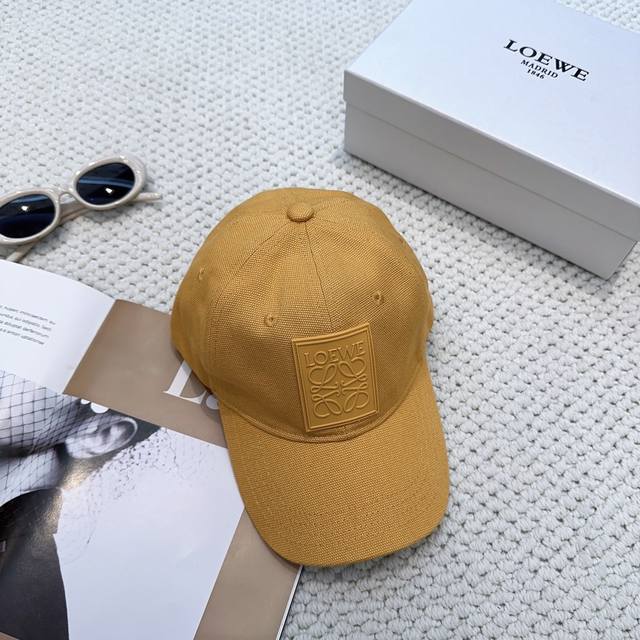 特批 罗意威Loewe新款原版原标设计棒球帽质感超好，外部线条定位标准，做工精细，简约大气低价走量！