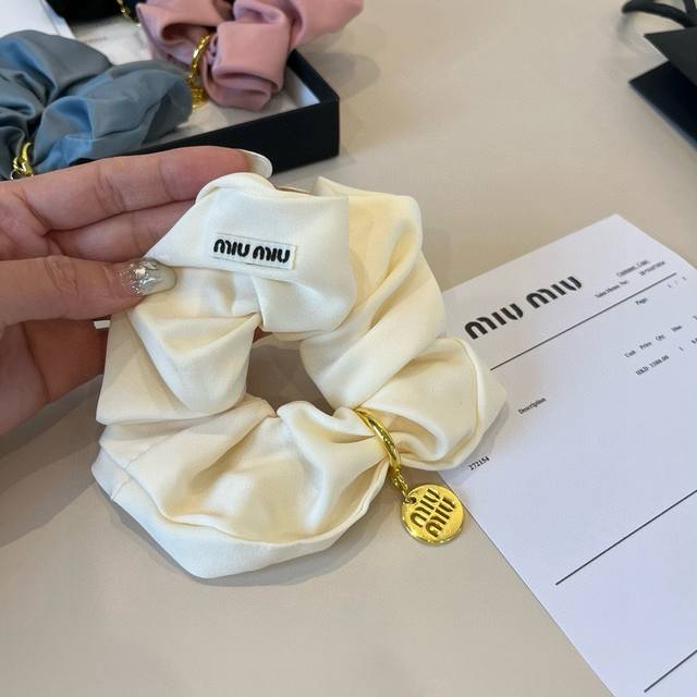 Miumiu缪缪新款发圈