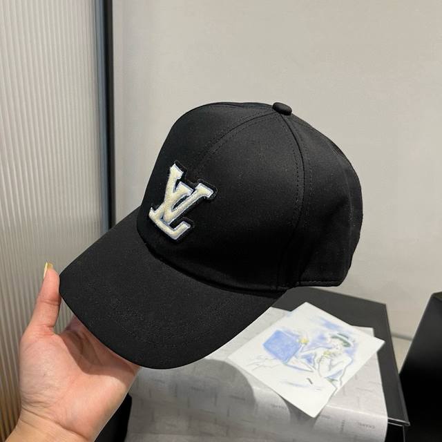 Lv新款鸭舌帽 头围57Cm