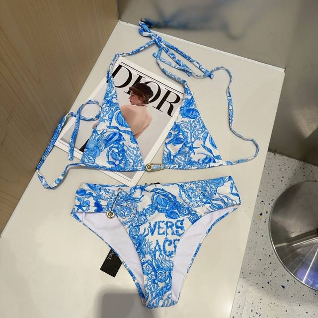 范思哲泳衣，时尚达人必备。超级显身材！Sml