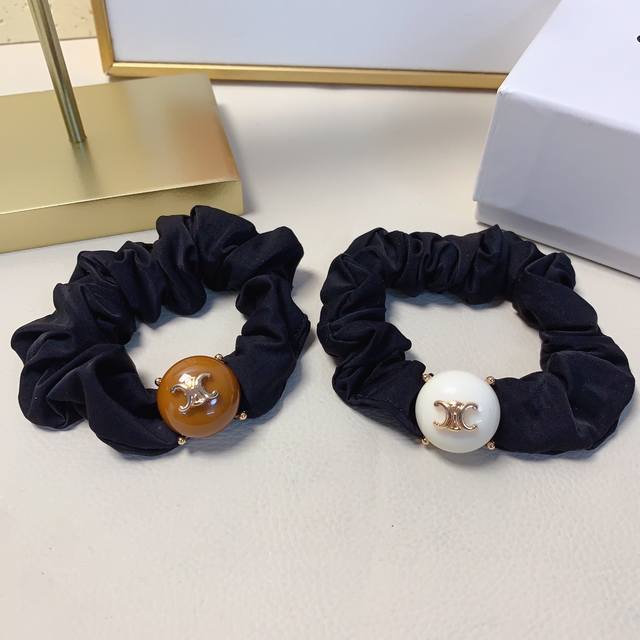 Celine赛琳 凯旋门皮筋 凯旋门Logo皮筋发圈大肠圈气质百搭小仙女必入单品 宝藏款 闭眼入推荐款 单个