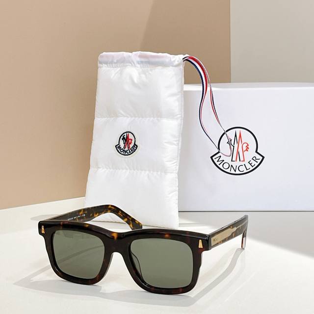 盒子15 Monclermodel:Me 6004Size:51口21-145