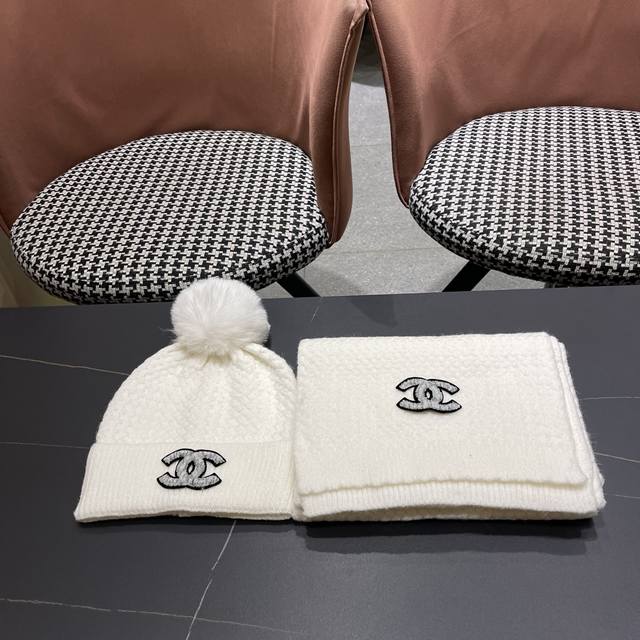 Chanel香奈儿 秋冬专柜款针织毛线帽围巾两件套装！时尚流行