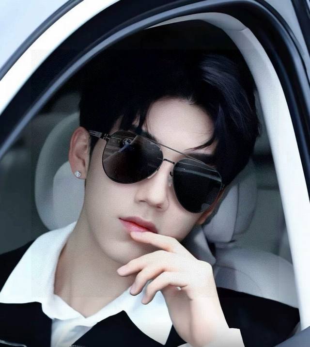 Gucci 2025新款男女情侣款太阳镜多边形墨镜Ip电镀永不褪色 超轻超有弹性整幅眼镜无螺丝重要的是压不坏 高清尼龙镜片、精湛的工艺 原版材料 休闲大气不挑人