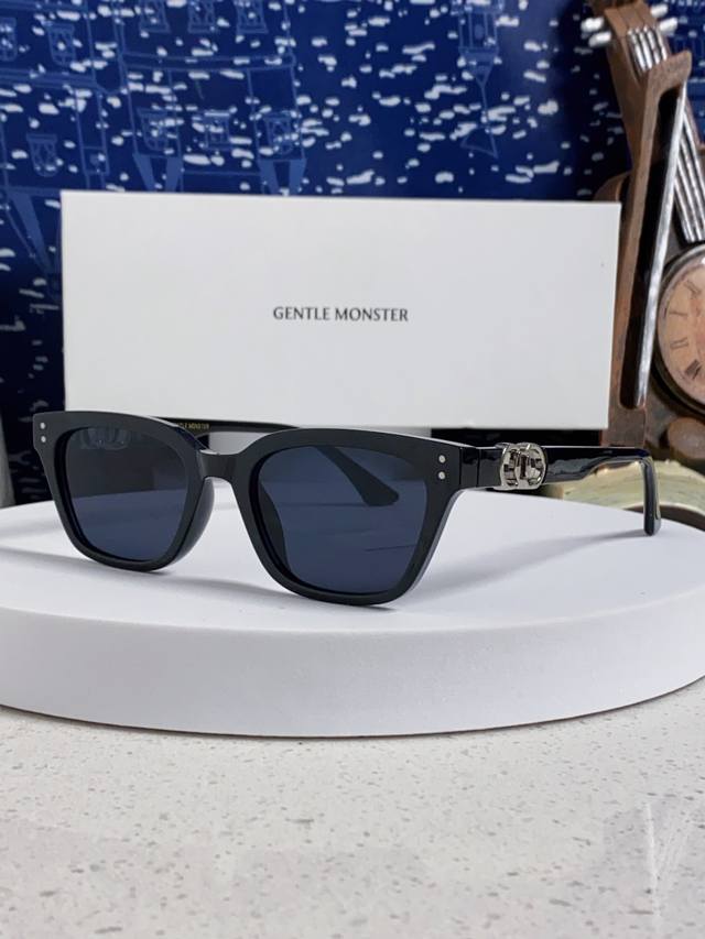 Gentle Moster Gm 2025新款Gm墨镜男女复古感Ins防紫外线太阳镜欧美大方形时尚跨镜 型号：Xoxo