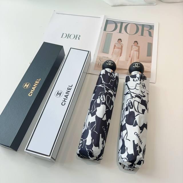 Chanel香奈儿 三折自动折叠晴雨伞 时尚原单代工品质 细节精致 看得见的品质 打破一成不变 色泽纯正艳丽！