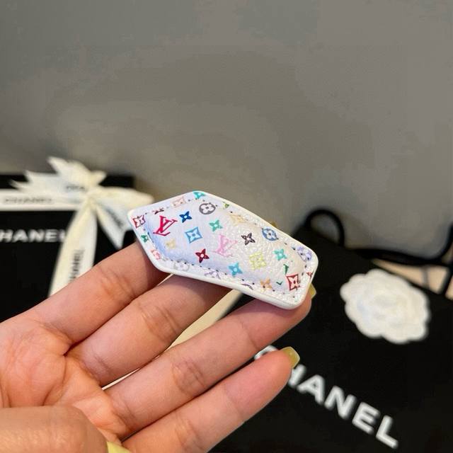 单个 Lv路易威登新款发夹