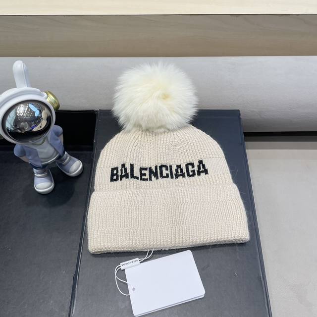 巴黎世家高版本巴黎世家现货Balenciaga巴黎世家官网品质 非市场普通货，留意细节哦 秋冬新款字母Logo毛线帽子，男女同款针织帽气质高雅保暖舒适