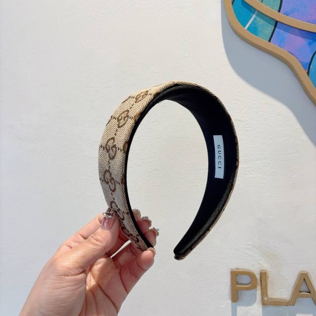 配包装 Gucci 古奇 高版本新款经典字母宽版发箍,专柜品质 让你的魅力绽放 清新淑女范让时尚更简单。