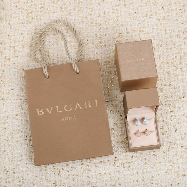 203108 我们出品 三十而已#顾佳同款耳钉 Zp55250+ 可定制真金真钻版，价格p咨询客服 Bvlg Ri Diva小伞子耳钉 终于完美出货了 Diva