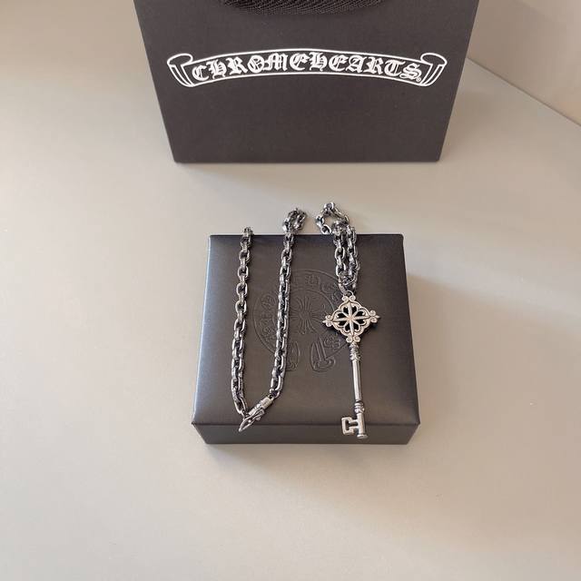 太帅爆了最新款克罗心 不爆不发 厂家直销 原版一比一复刻 克罗心黑金项链