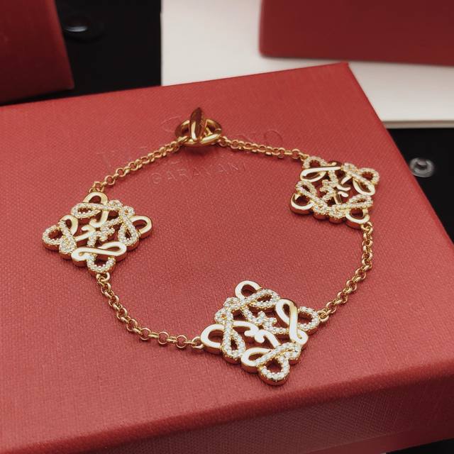 编号Lywsl0009 罗意威*最新款镶钻手链 一致Z批黄铜材质