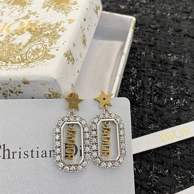 编码E739 0867840 耳钉热销款火爆上新 同步专柜独家高端品质实拍图代购级别做工精致细腻重工版本超级仙女唯美的一款做工超级细心无漏洞媲美Zp买到就是赚到