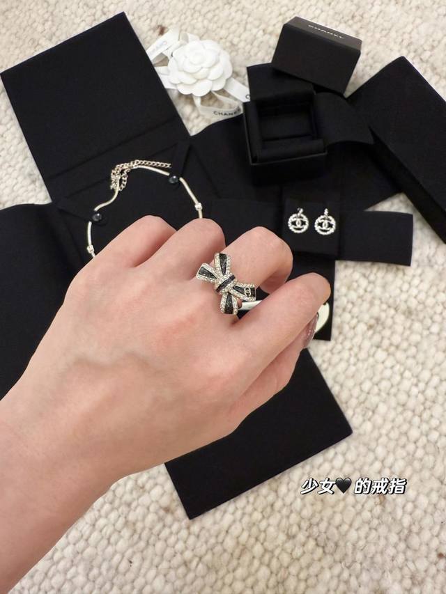 250577 我们出品 预售25号左右出货，Zp8580！量大咨询客Fu 香 25B蝴蝶结戒指 秋冬新款绝美系列全网首发爱了爱了蝴蝶结设计+Blingbling