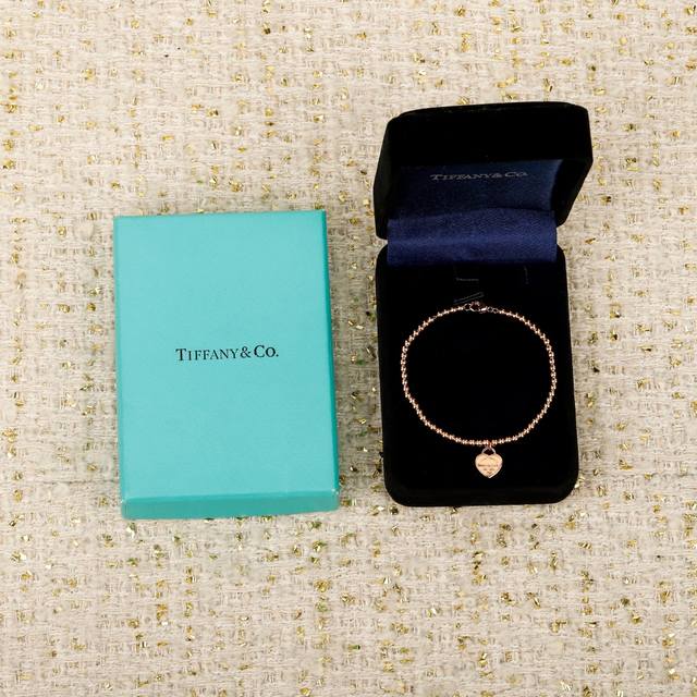 250578 我们出品 Tiff Ny Hearts系列 简单的爱，只为爱得简单量大咨询客Fu Tiff Ny爱心系列，宛若独一无二的爱之印记，坚定诠释爱情中的