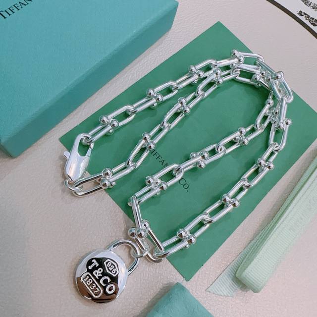 新款蒂芙尼项链Tiffny&Co. 专柜精工银版本 明星同款 复古做旧风 原版复刻 纯手工打造 ～正品开模潮流时尚必备 男女均可佩戴 情侣款同款 摇滚朋克银风格