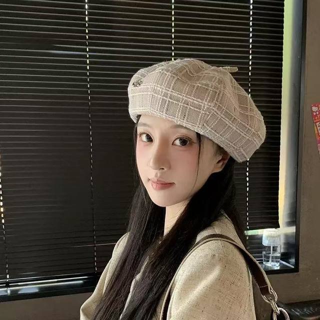 Valentino华伦天奴 简单不失优雅 简约风 新款格纹贝雷帽