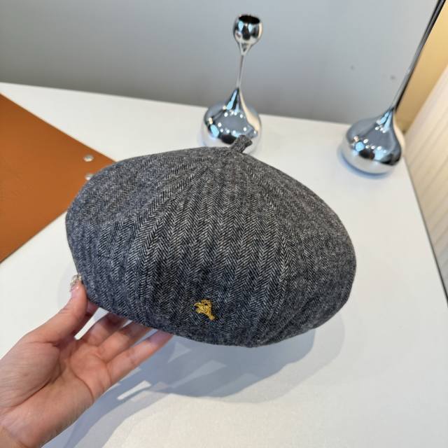 普拉达新款贝雷帽，春夏款，头围57Cm