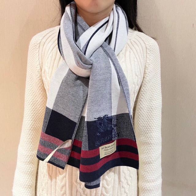 爆款上新 情侣款B家 经典战马 独家牛货 奢华尽在尺寸之间，高端品质具有超高羊绒品质才会被此品牌青睐这种精品是市场上及其少见的围巾针织，真是超级高端货只有这种大