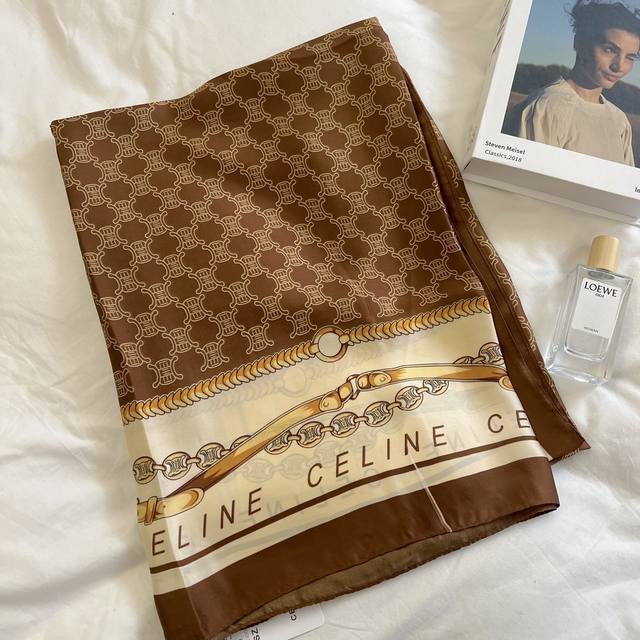 新款上市新款新丝缎长巾真心美的让人心动 上身效果简直美翻了 品质非常完美 整个丝巾给人大牌丝巾气场的同时又非常精致，绝对值得入手的新款精致女人名媛气质者，上非常