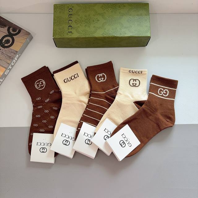 配包装 一盒5双 Gucci 古奇 新款中筒袜子！纯棉面料，火爆图案，专柜同步中筒袜子，大牌出街，潮人必备超好搭