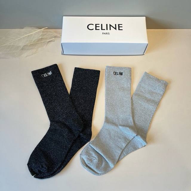 赛琳 新款早秋长筒袜，款式经典，时尚高级！大牌出街，潮人必备，颜色百搭 。 一盒5双