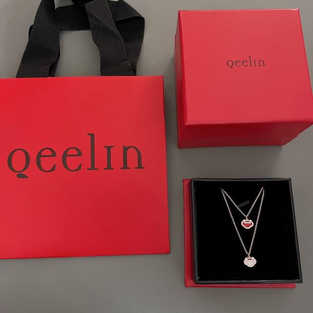 我们出品 新年红系列-Q 麒麟迷你单如意项链 Z 10400，购入珠宝类Z开发的，可订做真金真钻版，只做对版真金货！红玉髓跟白贝母两个颜色，我们纯银精工版！太太