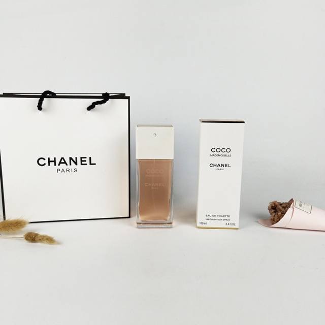 原单品质 DDD 实拍 DDD Chanel香奈儿摩登Coco女士淡香水直喷式 Ml DDD 香调：东方花香调 DDD 前味：橙花、柑橘 DDD 中味：东方玫瑰