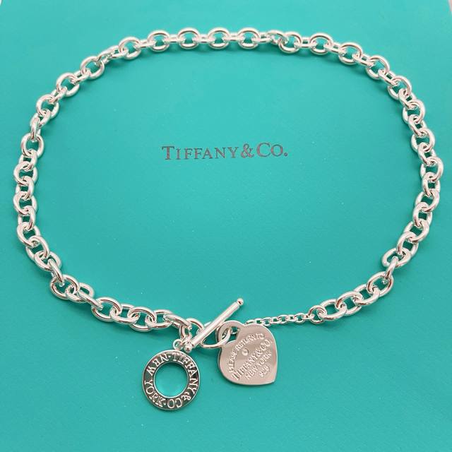 Tiffany*帝芙尼最新款银色光面爱心项链 一致Zp黄铜材质，非常的上镜设计很特别值得入手高级手工坊系列 DDD