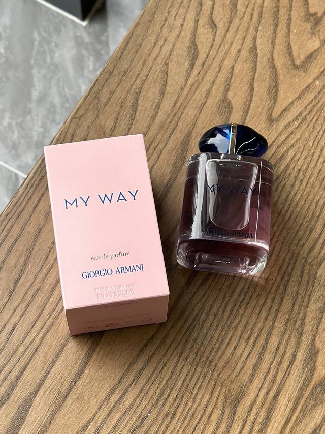 原单品质 DDD Giorgio Armani阿玛尼新款女香～ DDD My Way会让人愉悦的那种微甜香调~ DDD 前调:卡拉布里亚佛手柑，埃及橙花 DDD